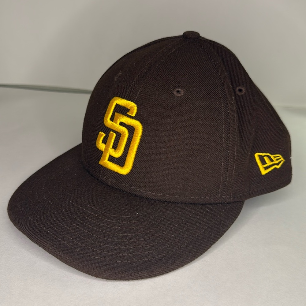 San Diego Padres 59 fifty New Era 7 3/8” Low Profile Fitted Hat.